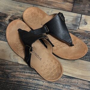 Vionic Women's Black and Brown Sandals